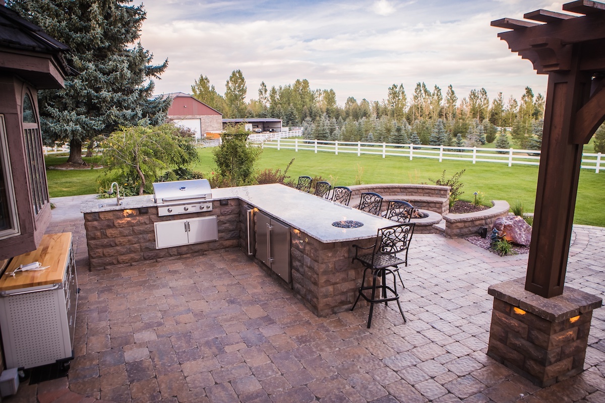 Outdoor kitchen in Idaho Falls