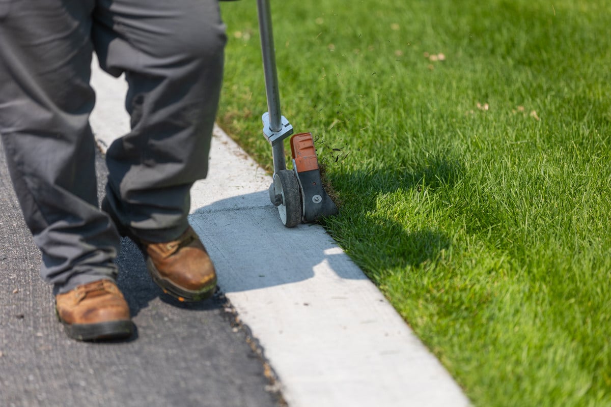 line trim edging path detail turf grass lawn crew maintenance details