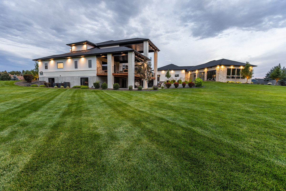 turf grass green lawn lines lighting shrubs plants home house 4